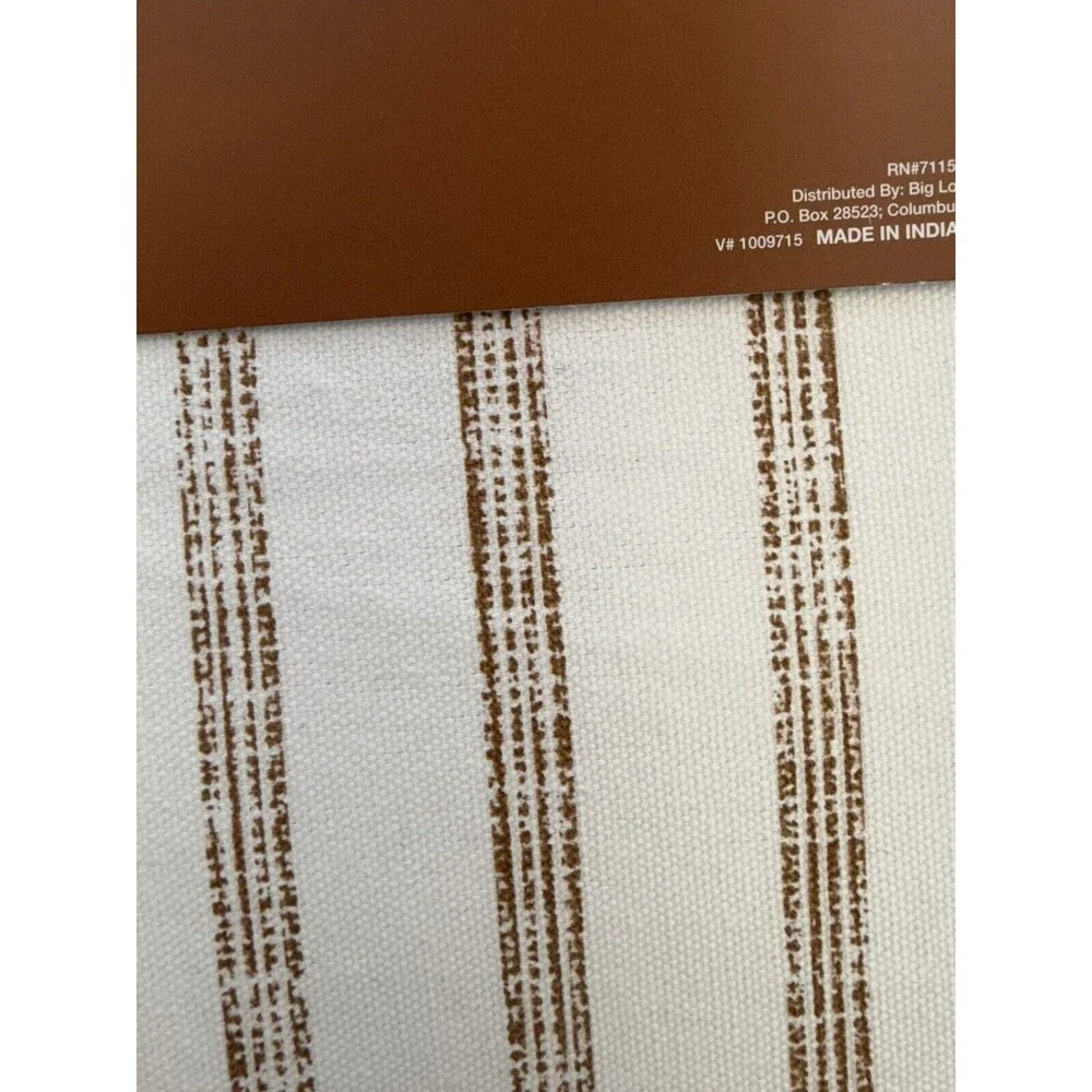 Table Runner - Picture 5 of 6